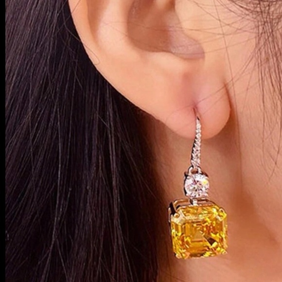 18 Karat Yellow Cubic Zirconia Earrings - Picture 6 of 6
